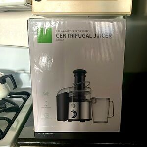 Brand new juicer